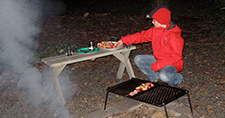 Helpful fire – cooking on a campfire